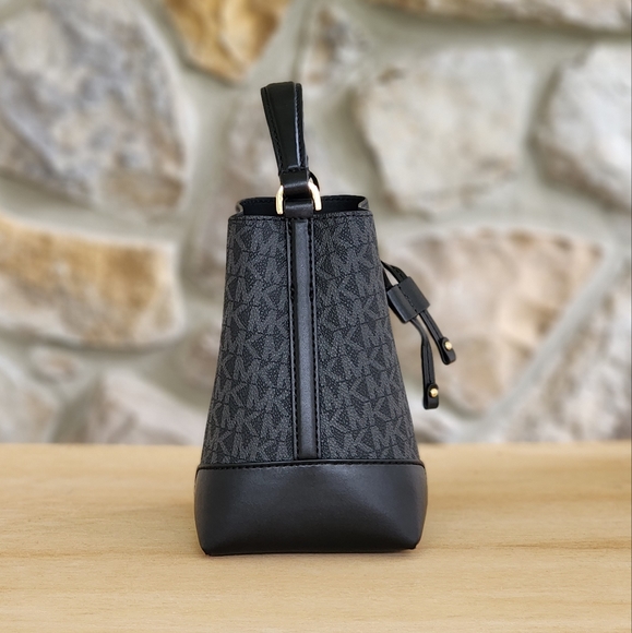 Michael Kors Small Mercer Bucket Logo Crossbody Black - Picture 2 of 7